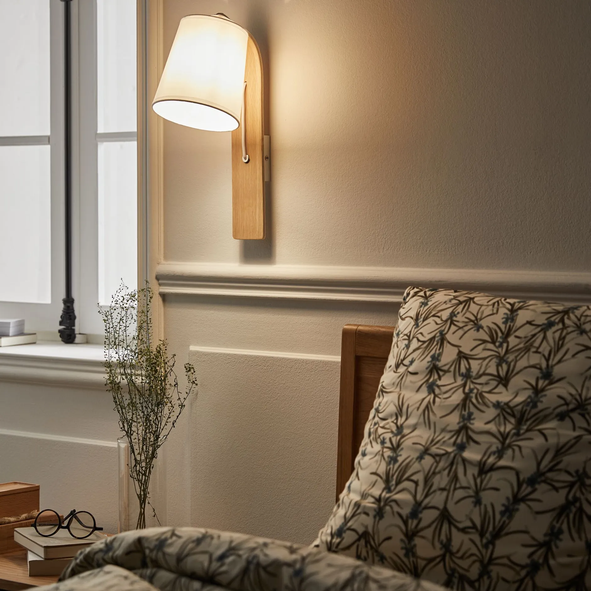 Applique Murale*alinea Applique murale en bois et abat-jour coton - H40cm Blanc