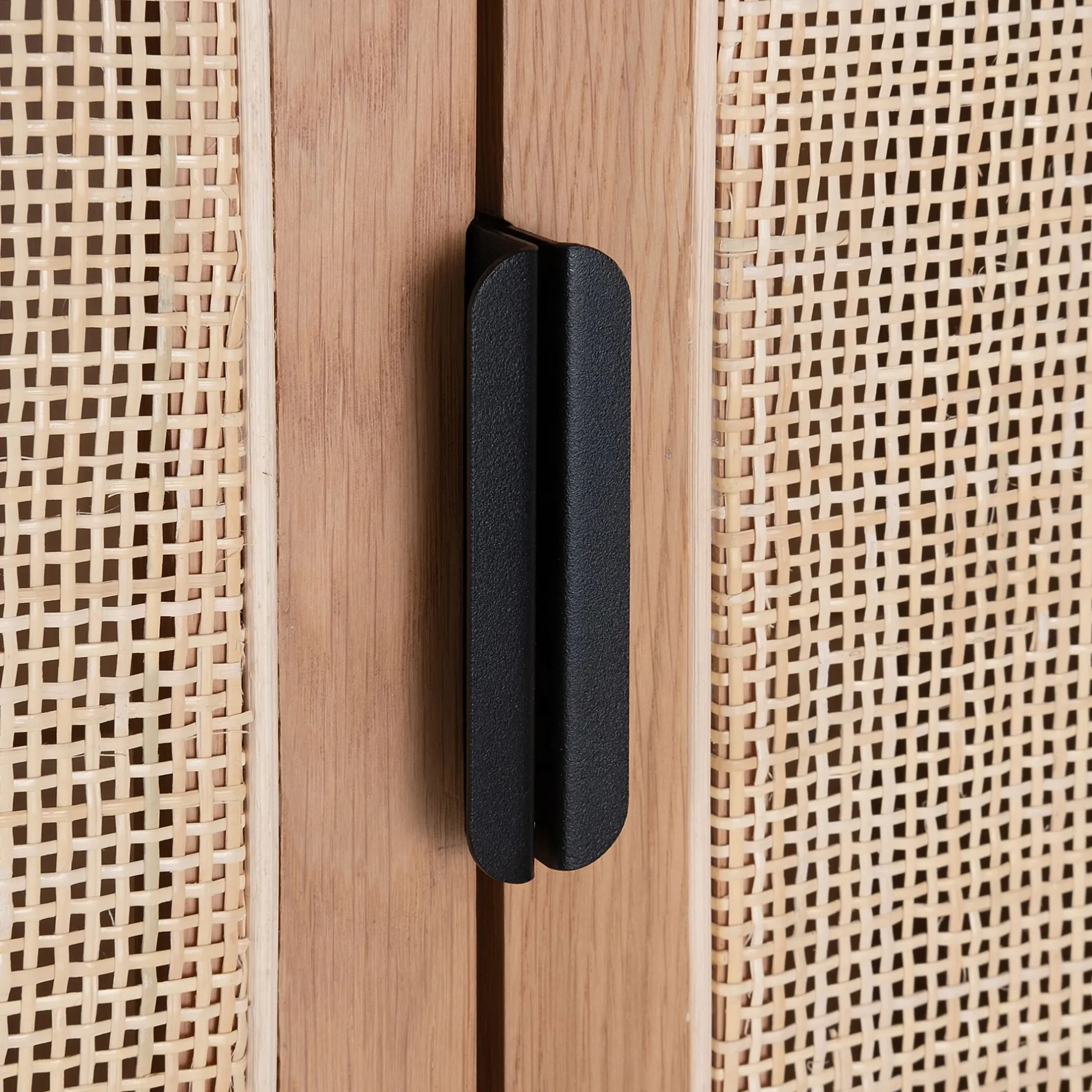 Armoire*alinea Armoire 2 portes battantes en bois et cannage H180cm - Bois clair