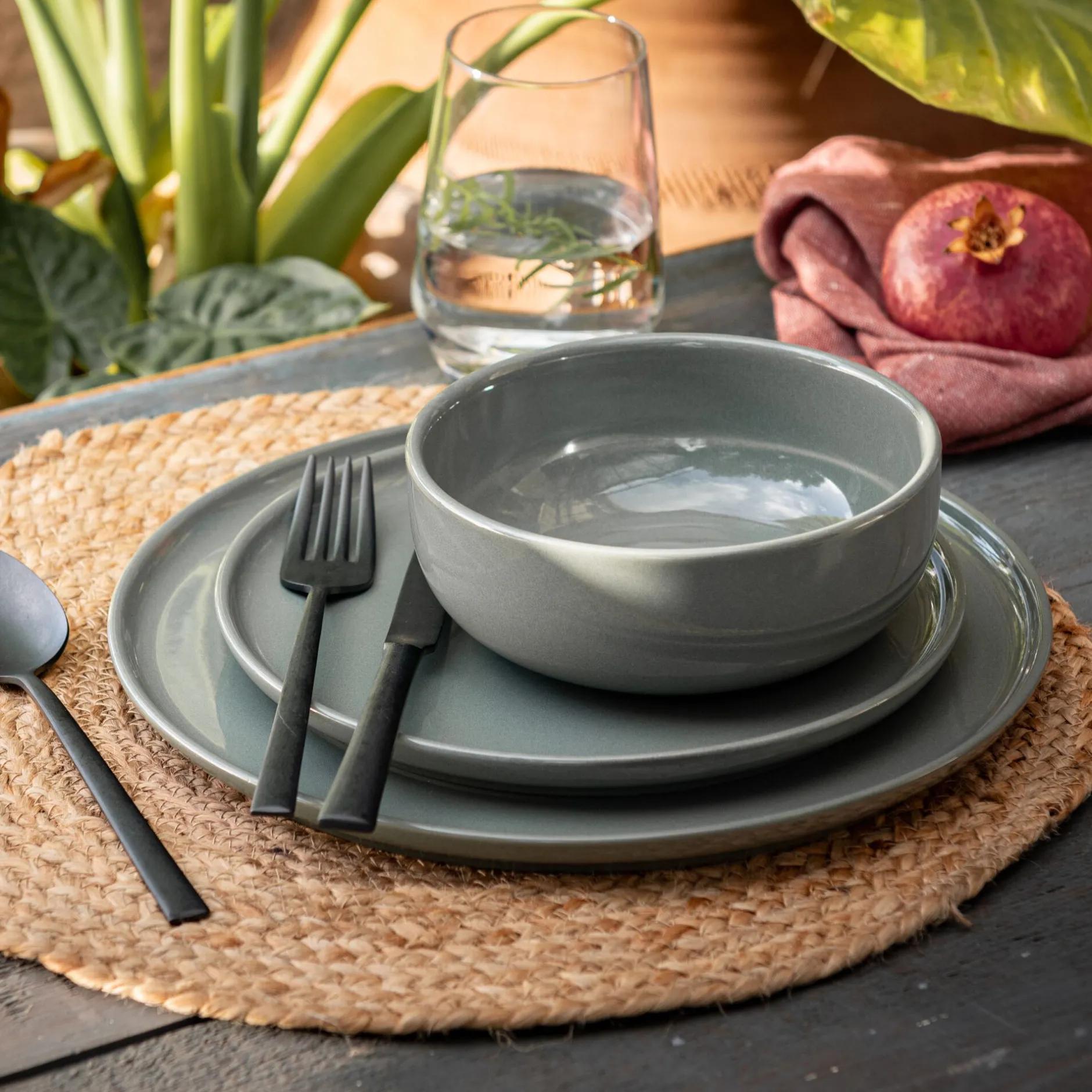 Assiette*alinea Assiette plate en faïence D28cm - cèdre Vert