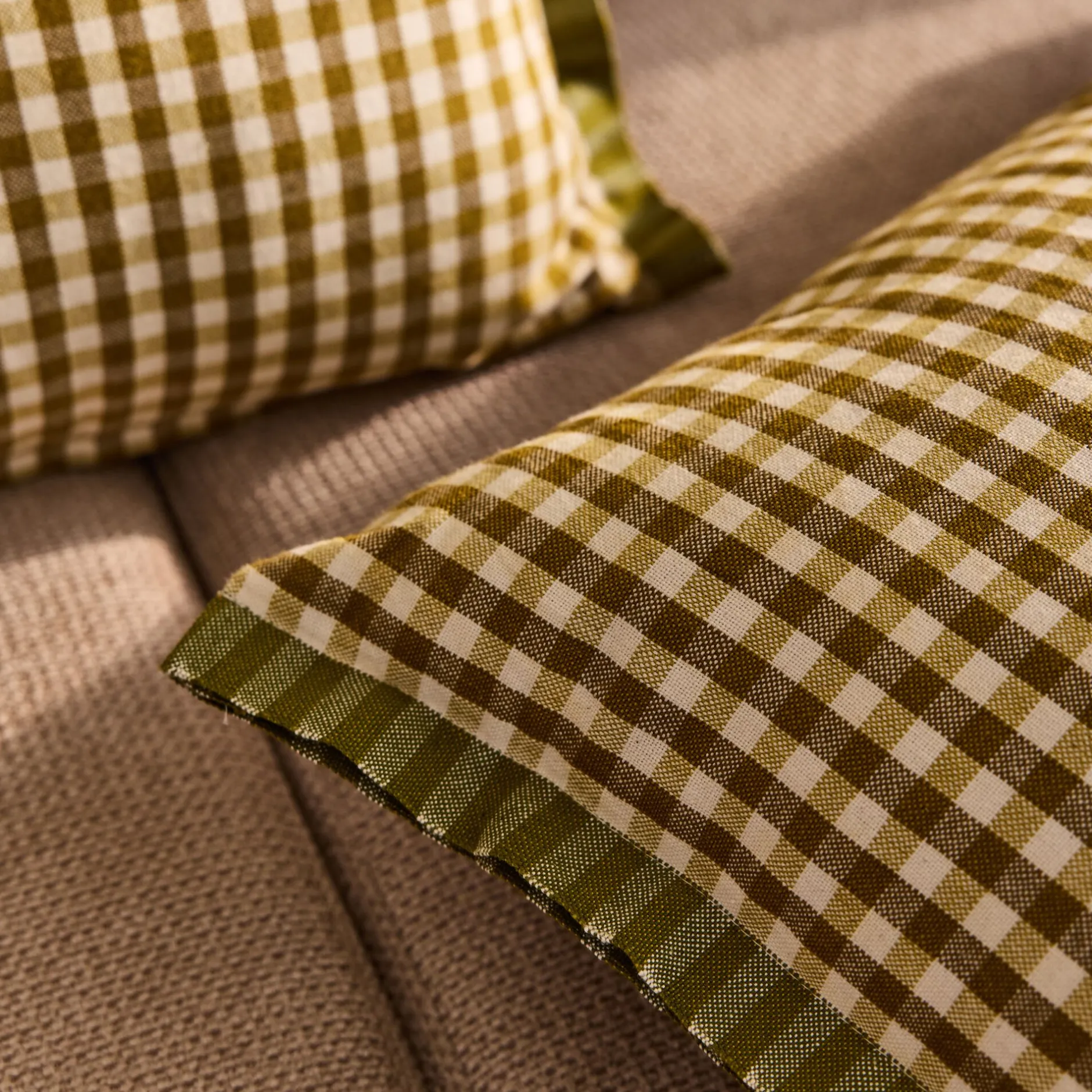 Coussin*alinea Coussin à carreaux en coton finition volant 30x50cm - Marron