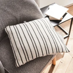 Coussin*alinea Coussin à rayures brodées en coton 45x45cm - noir et écru Blanc