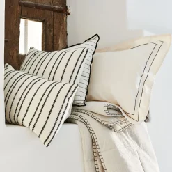 Coussin*alinea Coussin à rayures brodées en coton 45x45cm - noir et écru Blanc