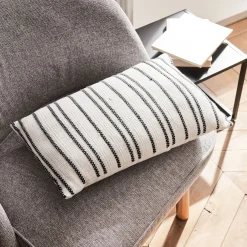 Coussin*alinea Coussin à rayures brodées en coton 30x50cm - noir et écru Blanc