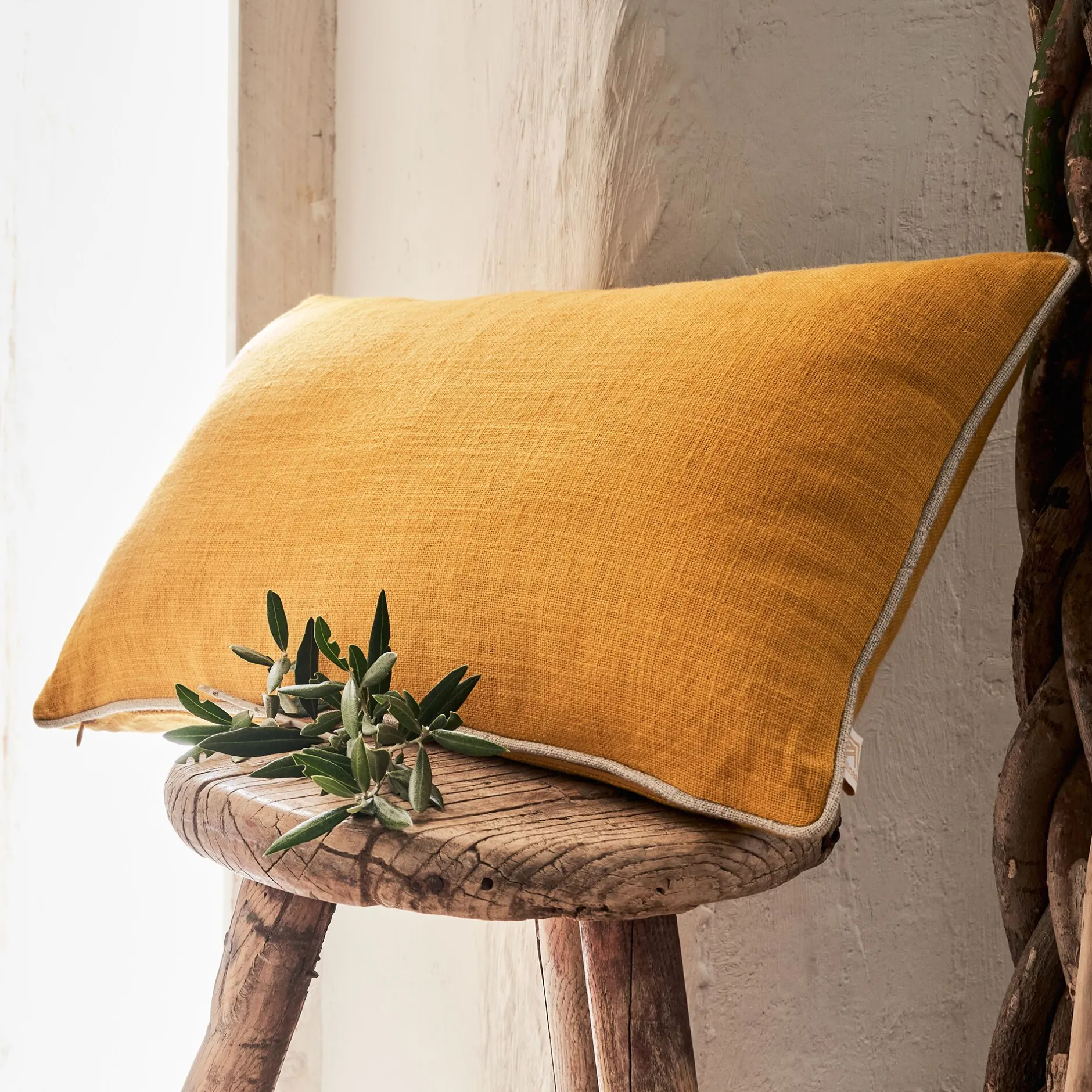 Coussin*alinea Coussin avec passepoil en lin et coton 30x50cm - argan Jaune