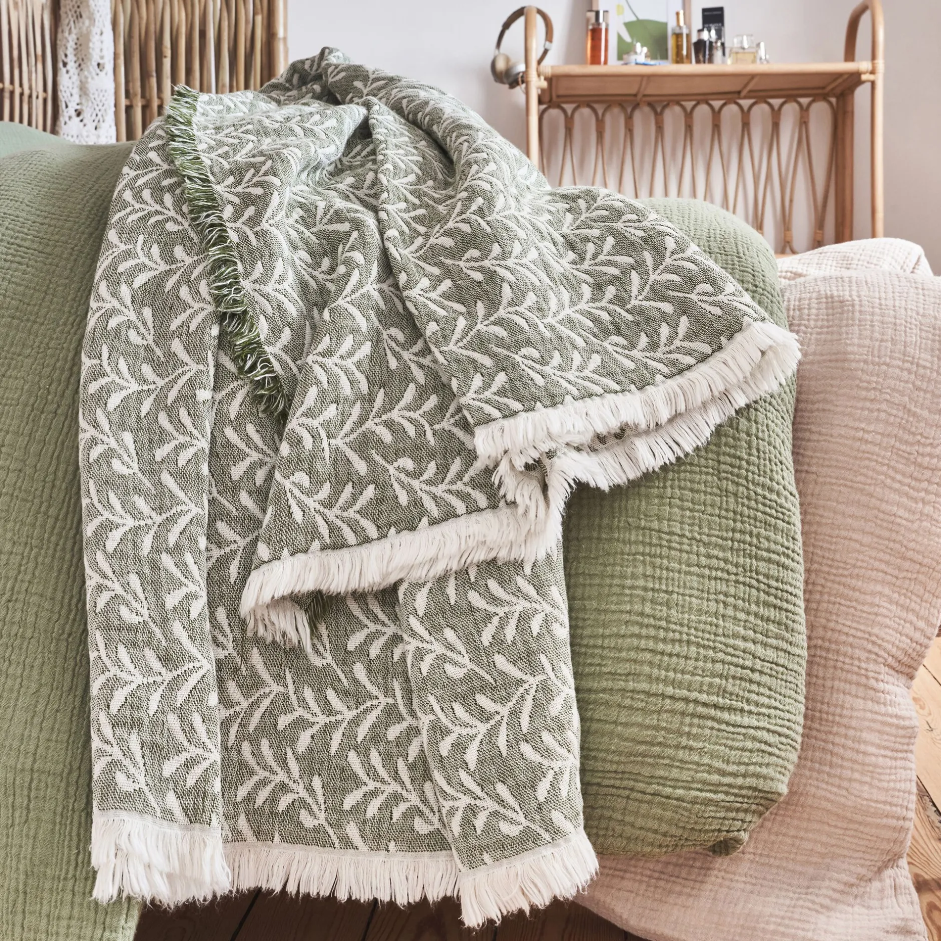 Couvre-Lit*alinea Couvre lit en coton motif feuilles finition franges 230x250cm - Vert