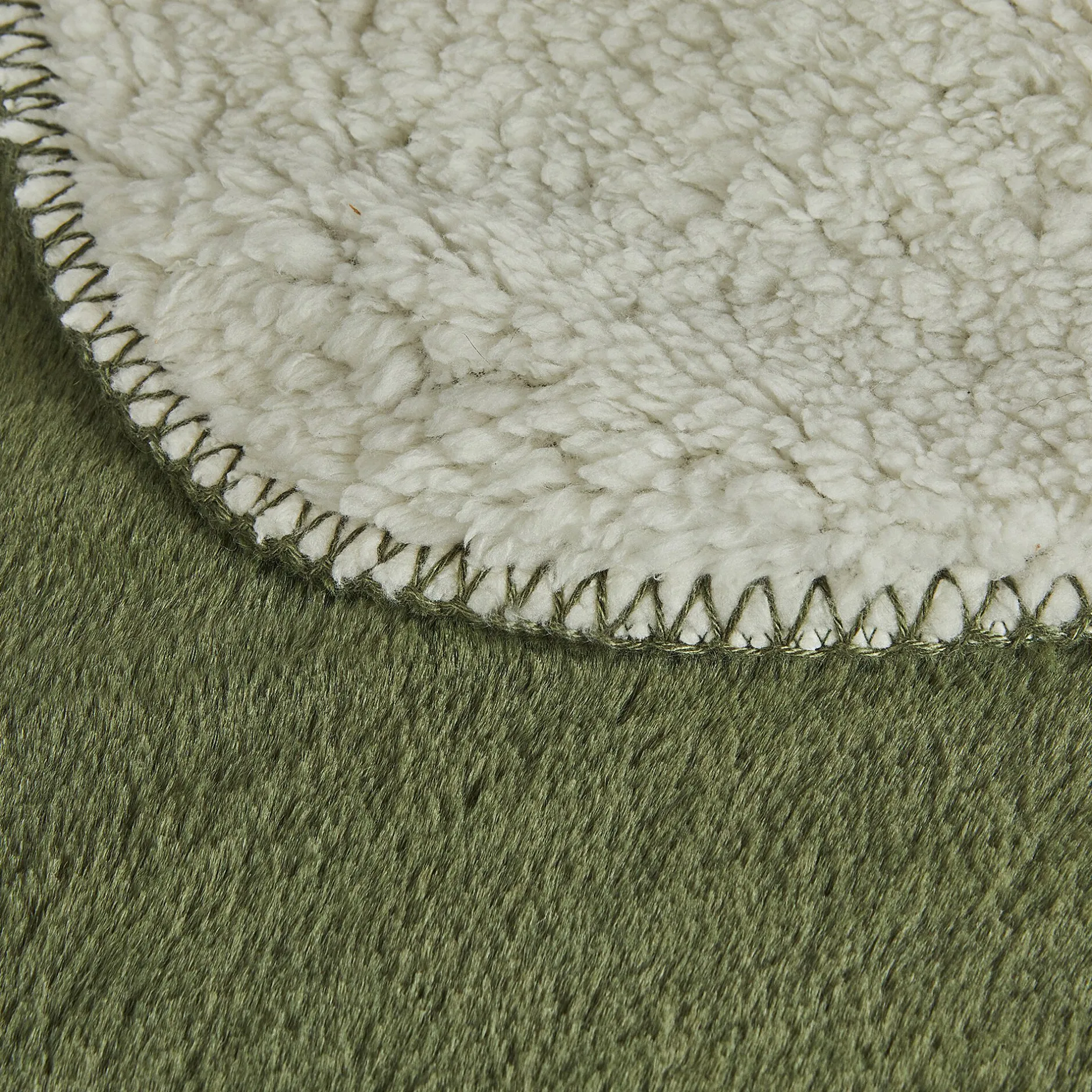 Plaid|Couvre-Lit*alinea Couvre-lit imitation fourrure - cèdre 180x220cm Vert