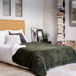 Plaid|Couvre-Lit*alinea Couvre-lit imitation fourrure - cèdre 180x220cm Vert