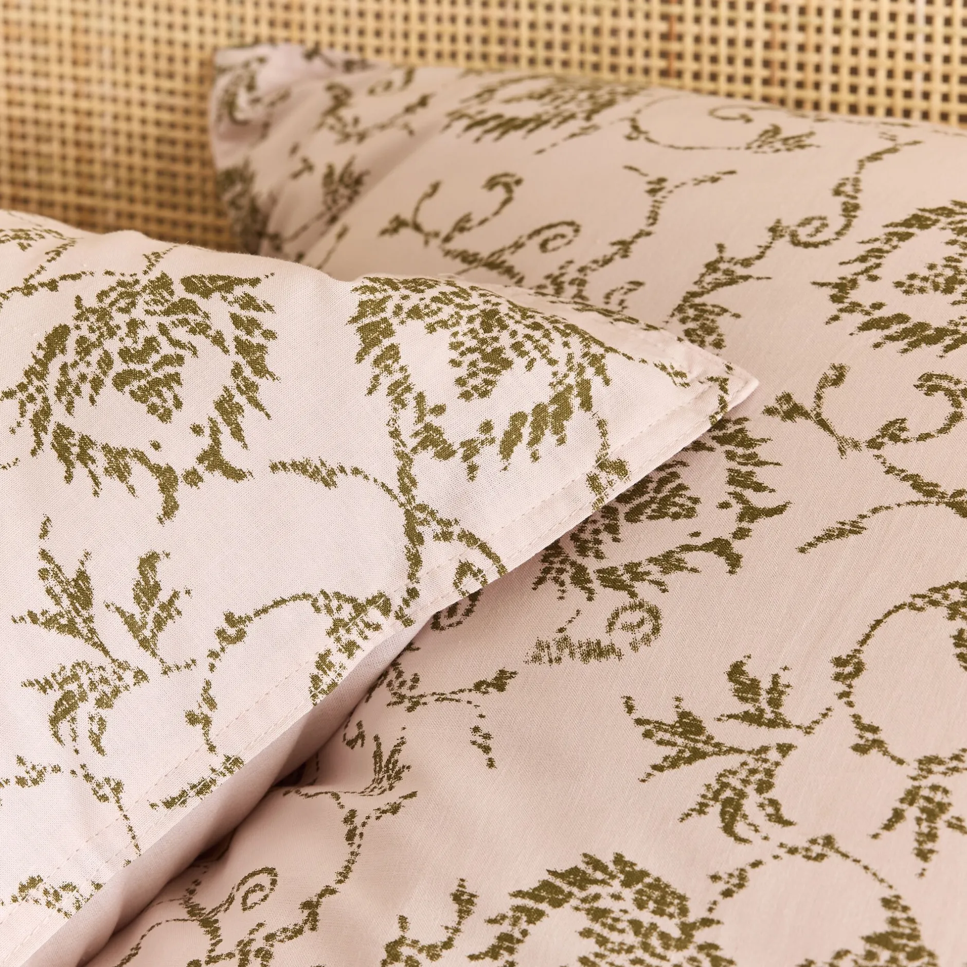 Parure De Lit*alinea Housse de couette 240x220cm et 2 taies d'oreiller 63x63cm en coton motif baroque - Blanc