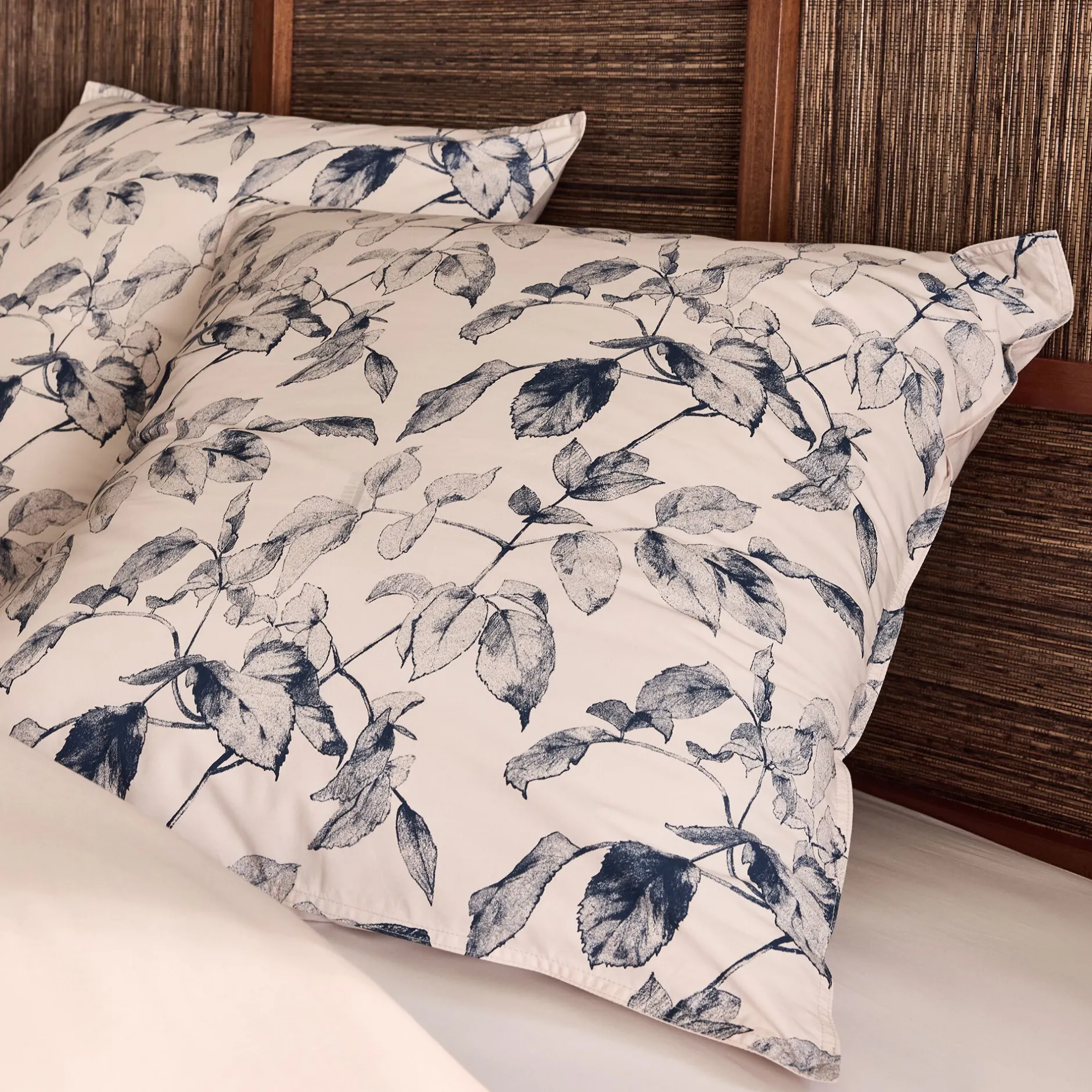 Parure De Lit*alinea Housse de couette 240x220cm et 2 taies d'oreiller 63x63cm en percale de coton motif végétal - Bleu