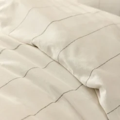 Parure De Lit*alinea Housse de couette 240x220cm et 2 taies d'oreiller 65x65cm en flanelle de coton à rayures - Blanc