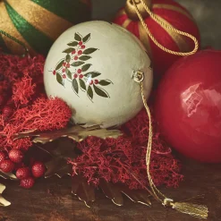 Boule De Noël*alinea Lot de 6 boules de Noël en papier mâché motif houx peint main D7cm - Blanc