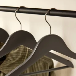Dressing*alinea Lot de 5 cintres en bois - gris