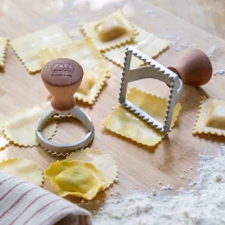 Emporte-Pièce Et Cercle À Pâtisserie*alinea Lot de 2 emporte-pièces rond et carré en aluminium - Argenté