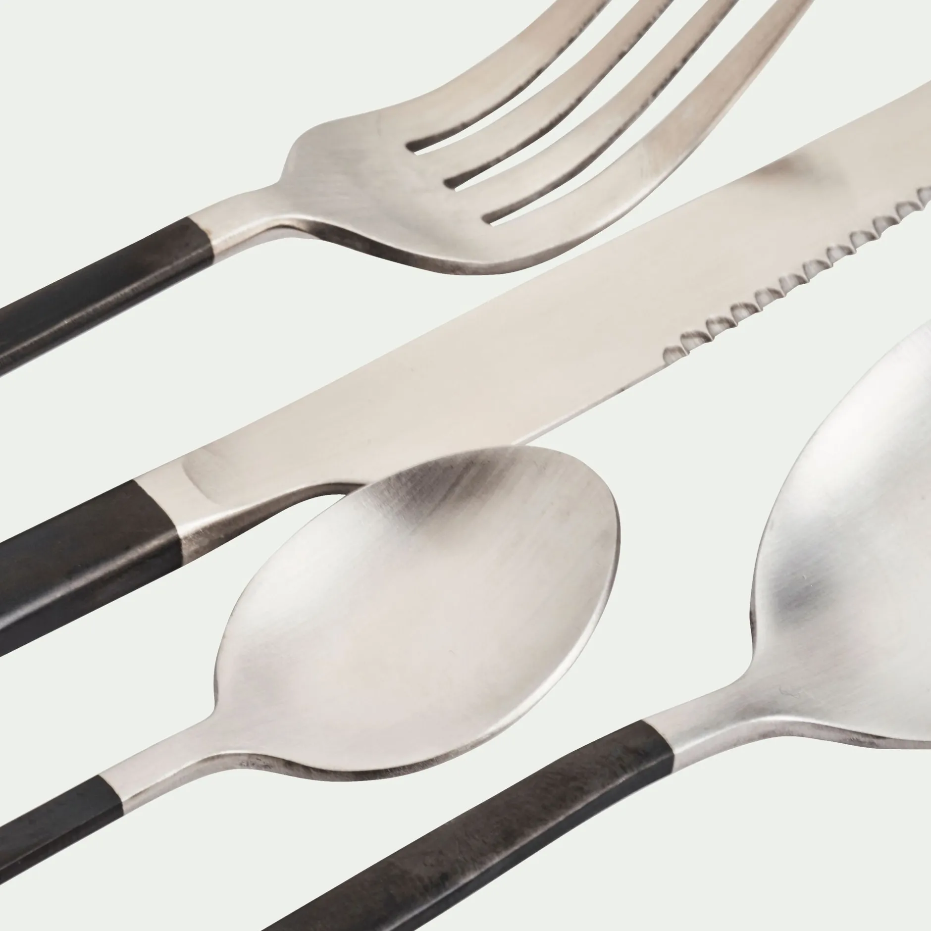 Ménagère Et Coffret Couverts|Couvert De Noël*alinea Ménagère 16 pièces en inox satiné et manche Noir