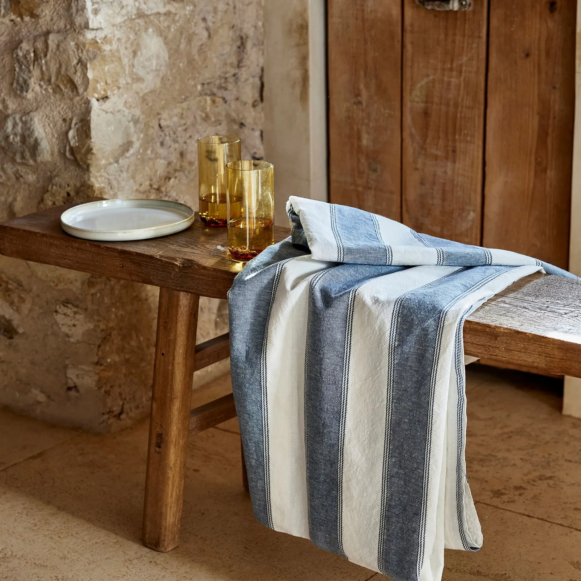 Nappe*alinea Nappe à rayures bleues en lin et coton 150x250cm - Blanc