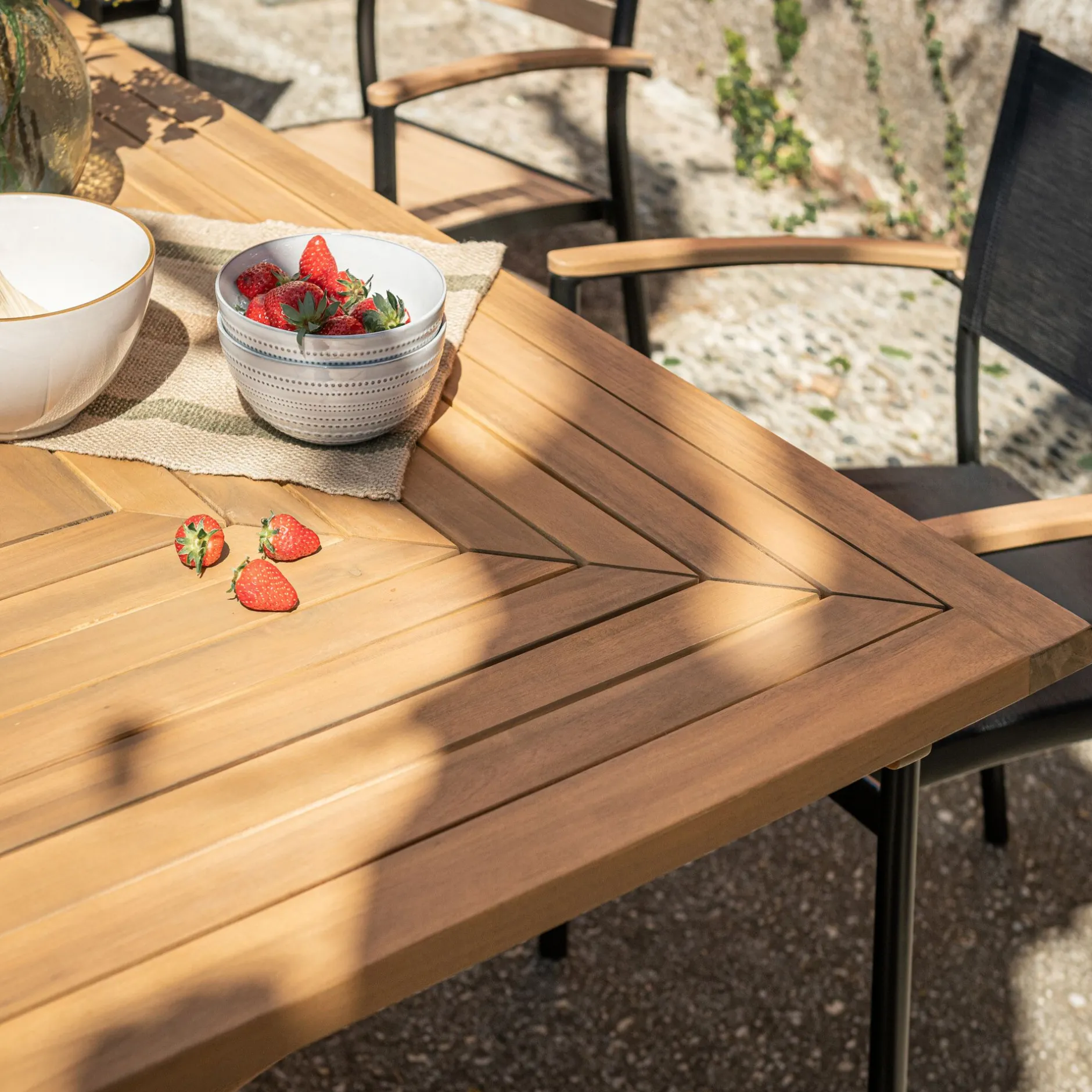 Table De Jardin*alinea Table de jardin extensible en acacia huilé - (10 à 12 places) Bois clair