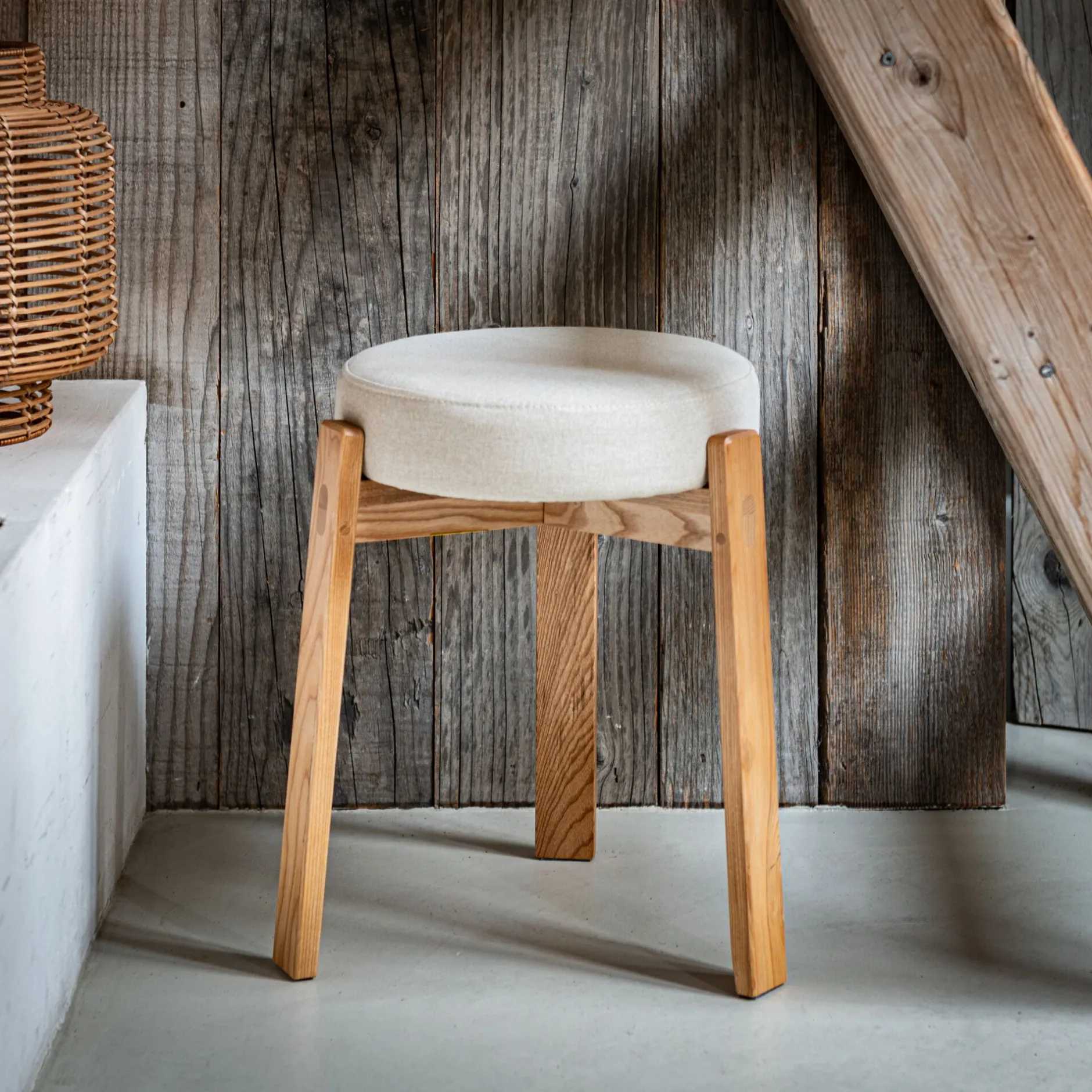 Tabouret*alinea Tabouret bas en bois de frêne et tissu H45cm - alpilles Beige