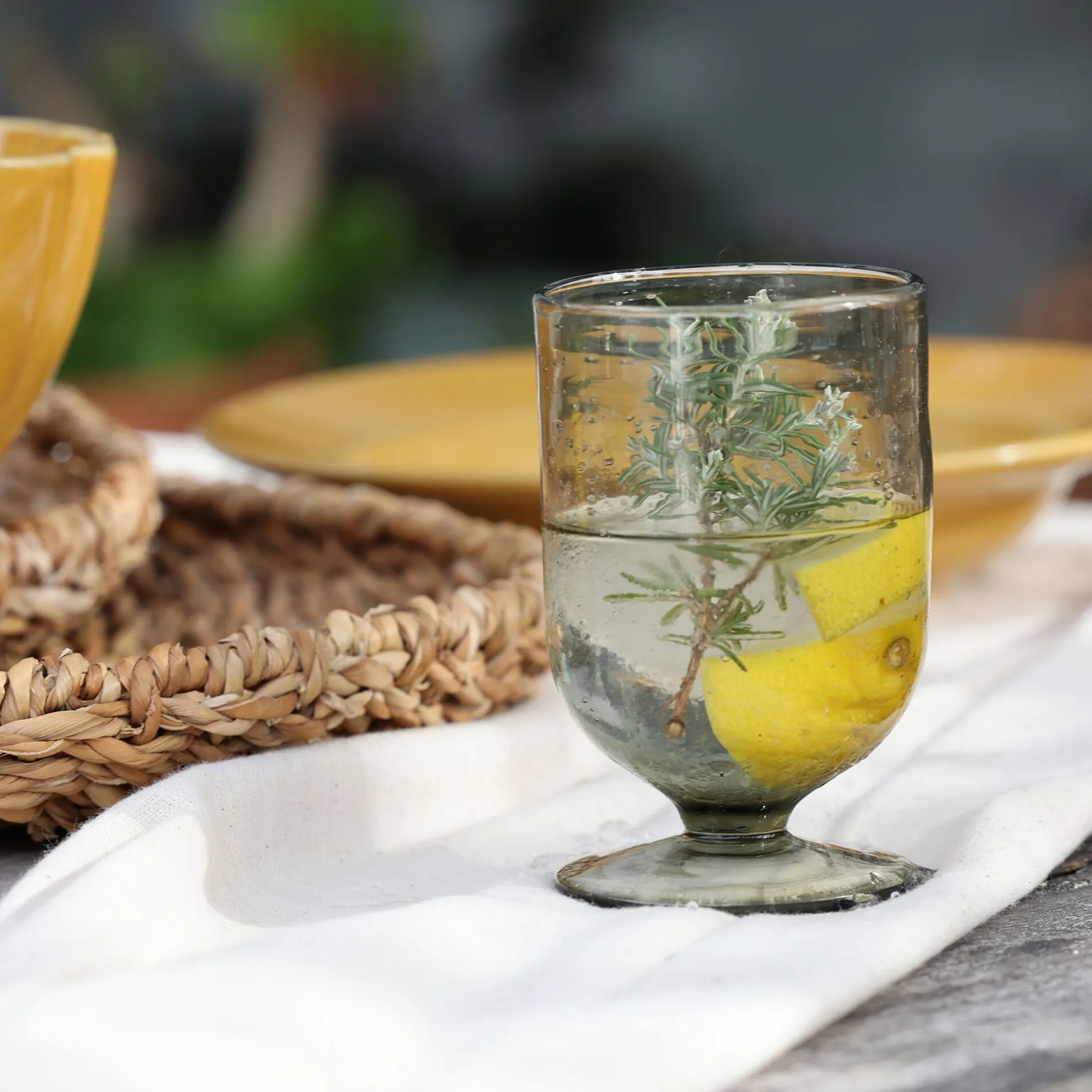 Verre À Pied|Verre À Vin*alinea Verre à pied en verre bullé 25cl - Gris